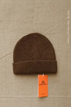 Cardigan Stitch Beanie - brown