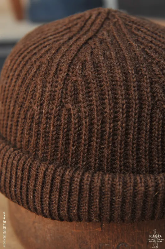 Cardigan Stitch Beanie - brown