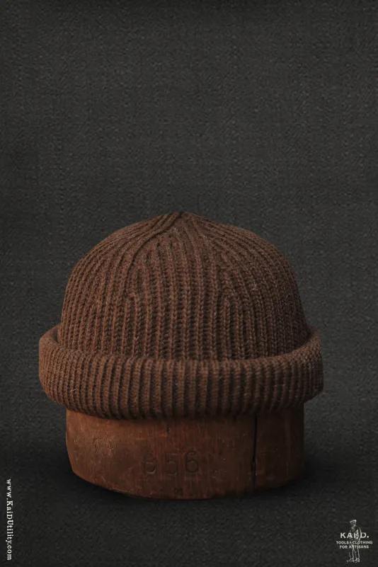 Cardigan Stitch Beanie - brown