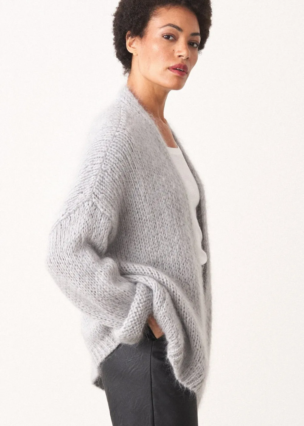 DINA CHUNKY KNIT CARDIGAN - PALE GREY